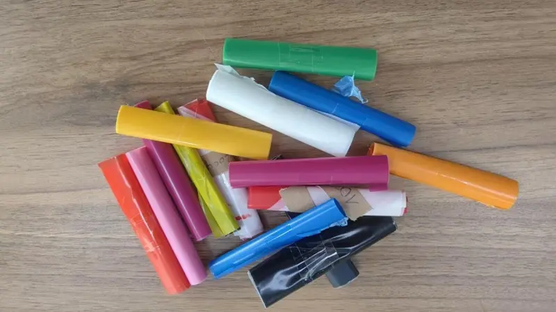 Hvordan fjerner man tape pletter?