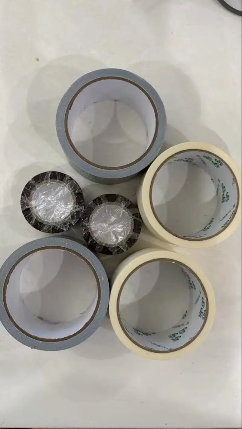 Opbevaring, transport, brug og vedligeholdelse af selvklæbende tape